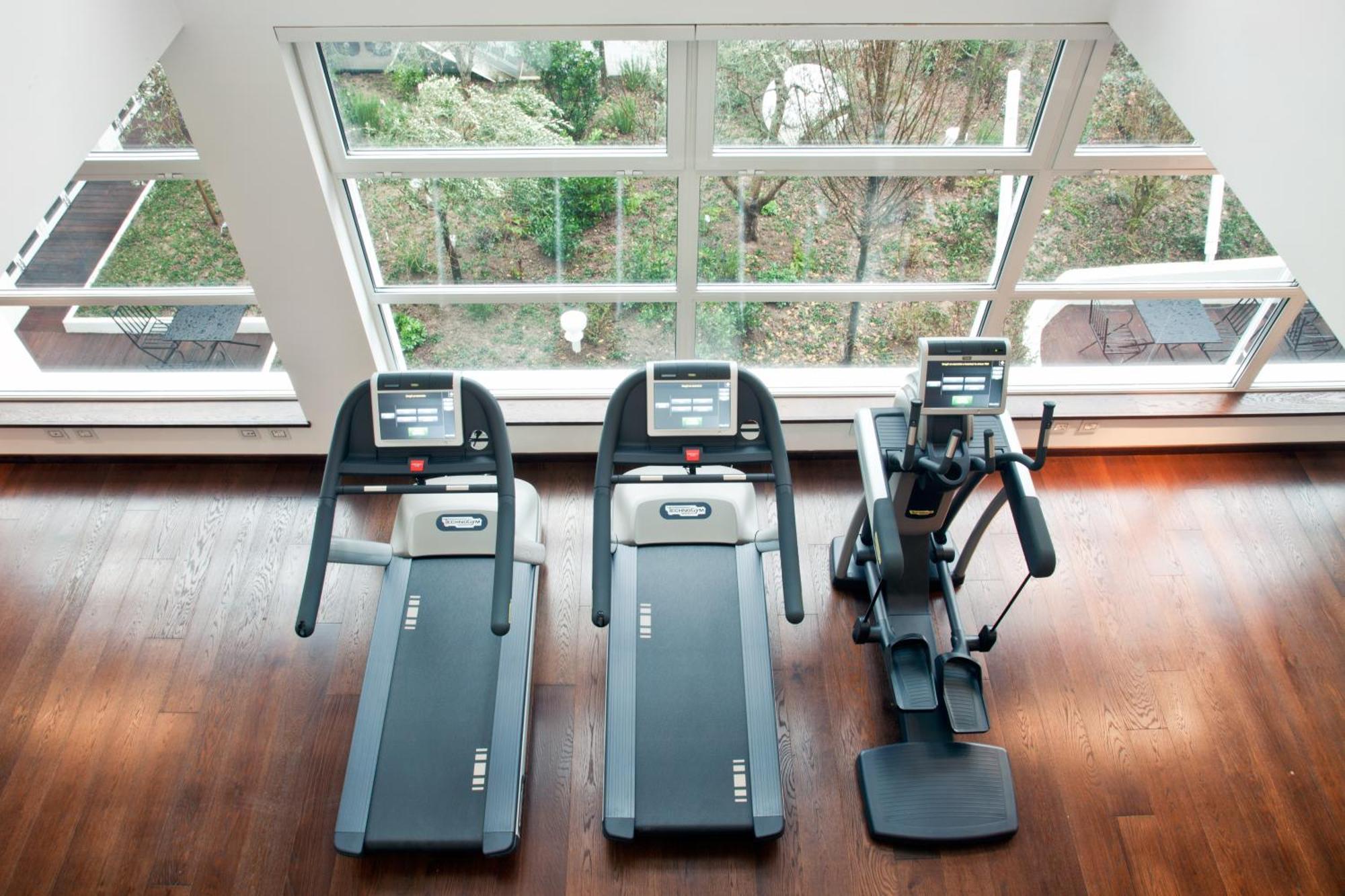 Magna Pars L'Hotel A Parfum, Small Luxury Hotels Of The World Milánó Kültér fotó Treadmills and elliptical cross trainer